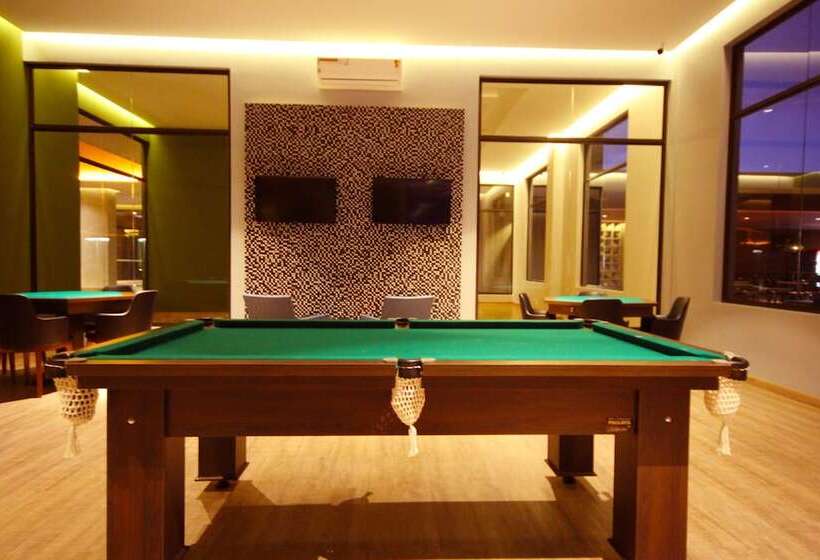 فندق Hot Beach Resort