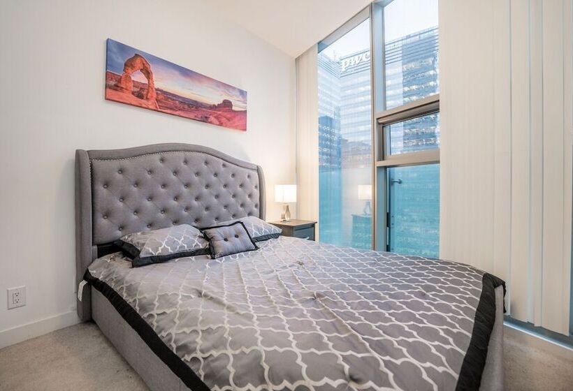 Отель Ice Suites