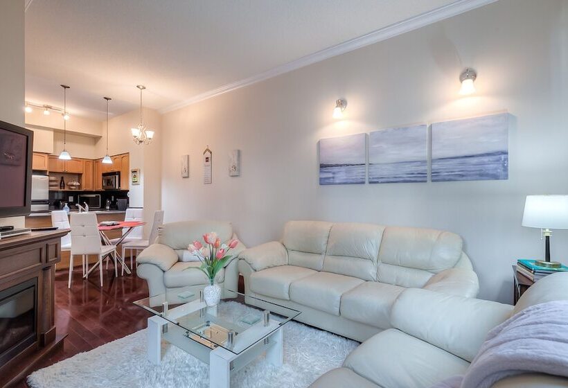 Отель Ice Suites