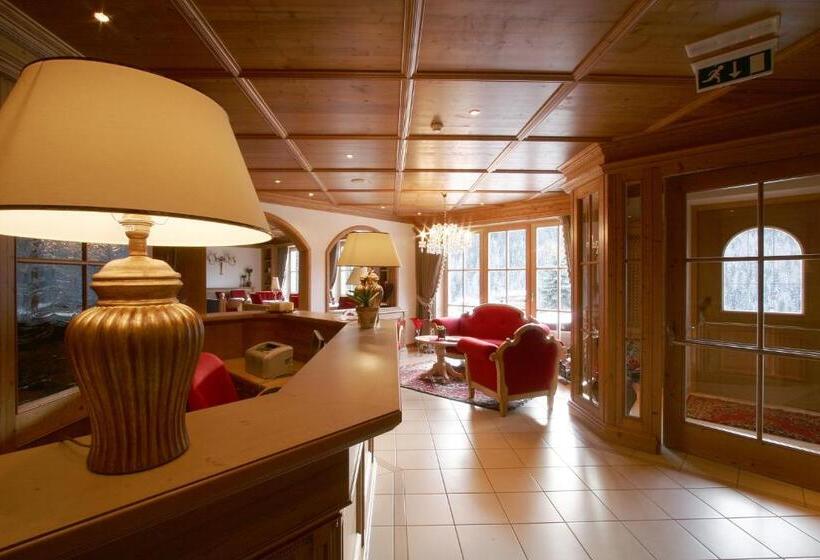 בית מלון כפרי Lüch Da Pćëi