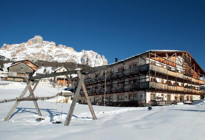 בית מלון כפרי Lüch Da Pćëi