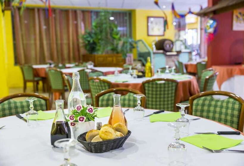 בית מלון כפרי Le Domaine De L Olivaie   Vacances Ulvf