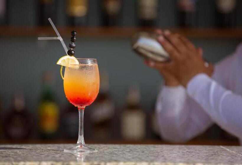 هتل Lixus Beach Resort   All In