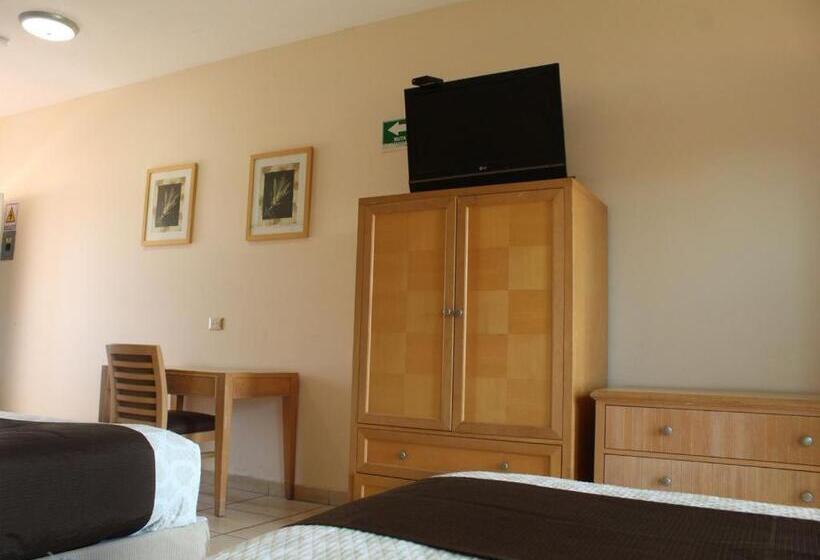 בית מלון כפרי Navola Inn