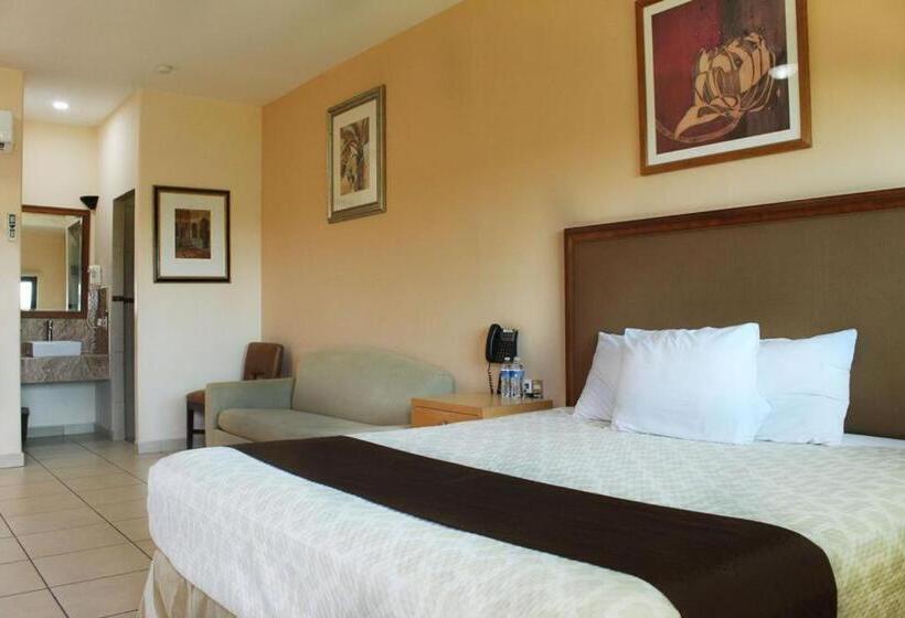 בית מלון כפרי Navola Inn