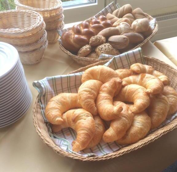 ホテル Restaurant Heidihof