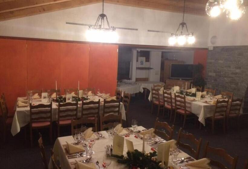 ホテル Restaurant Heidihof