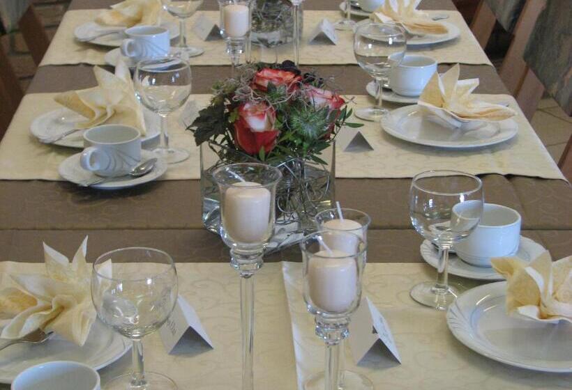 בית מלון כפרי & Restaurant Hüllen