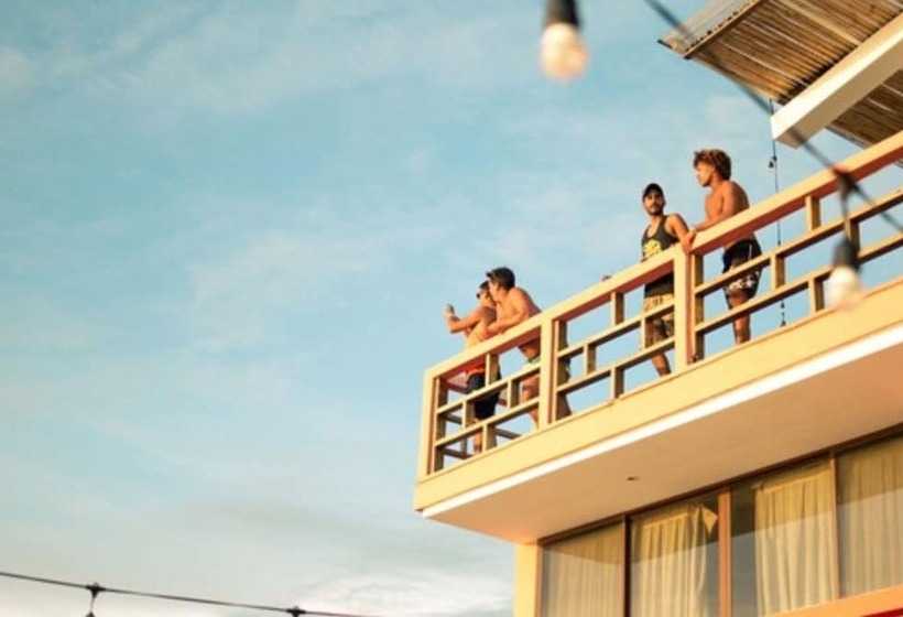 هتل Socialtel Montañita   Formerly Selina Montañita