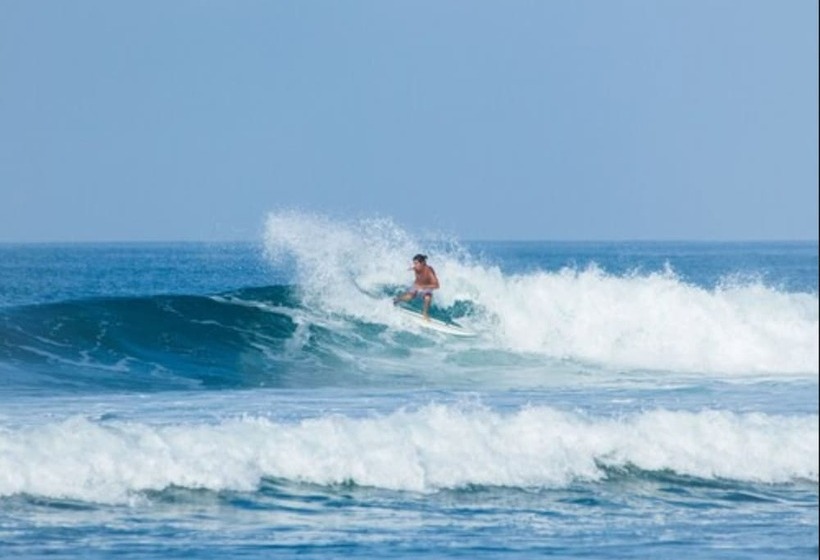 هتل Socialtel Montañita   Formerly Selina Montañita