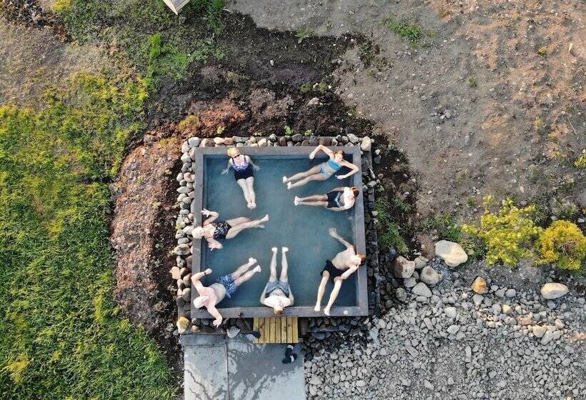 هتل Sveinbjarnargerdi