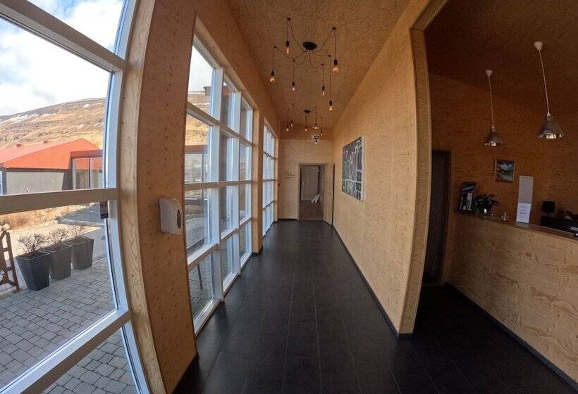 هتل Sveinbjarnargerdi