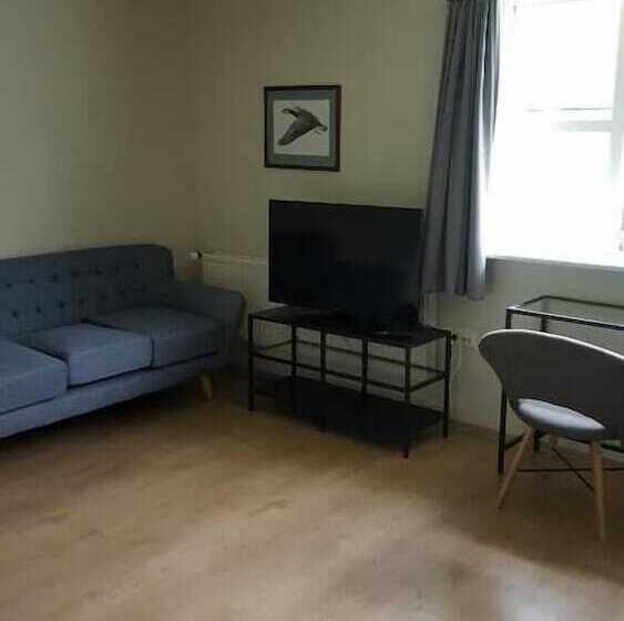 هتل Sveinbjarnargerdi