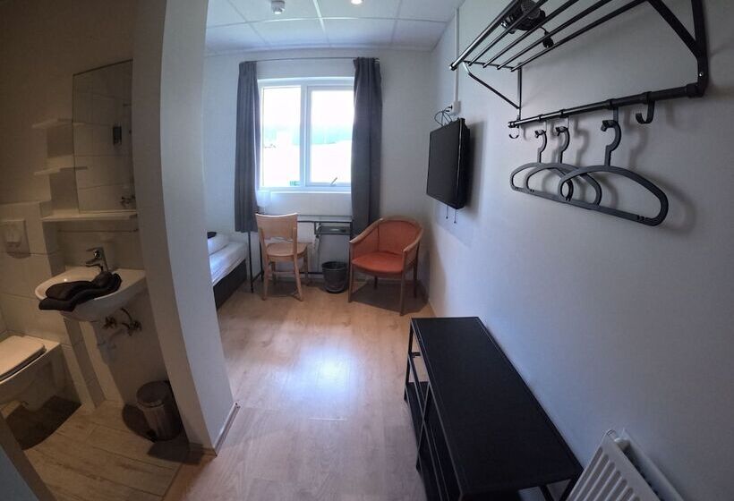 هتل Sveinbjarnargerdi