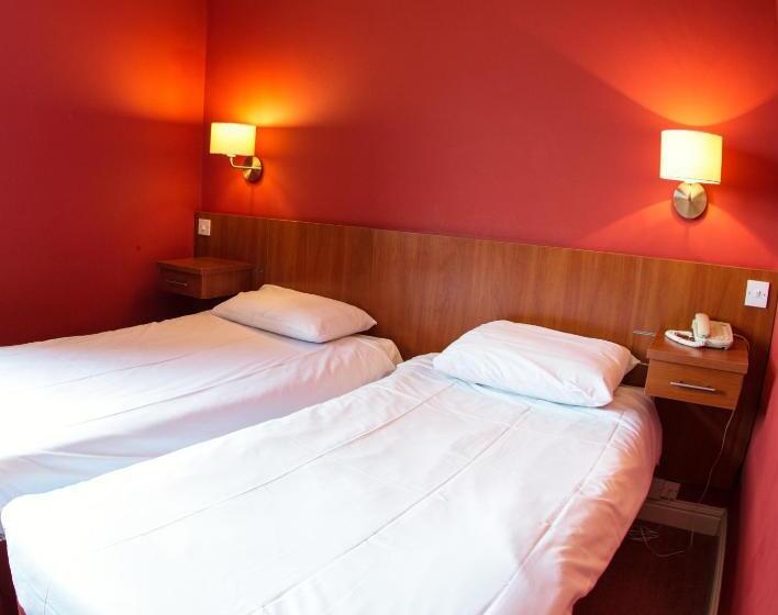 בית מלון כפרי Thomas James