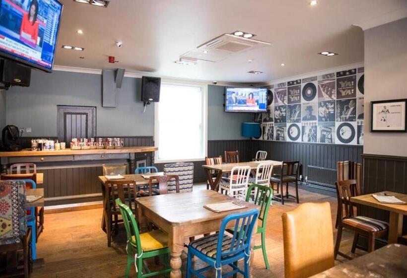 בית מלון כפרי Thomas James