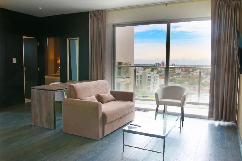 هتل Urban Suites Apart