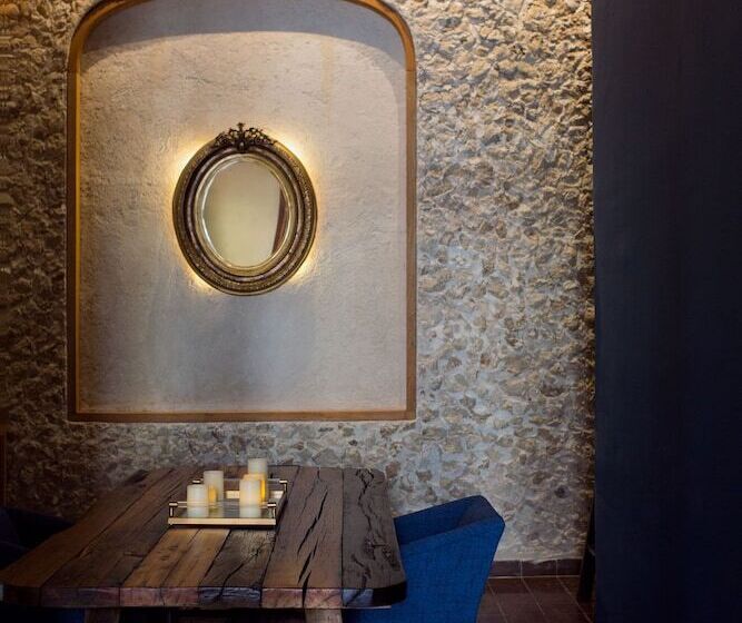 Ya Ax Hotel Boutique