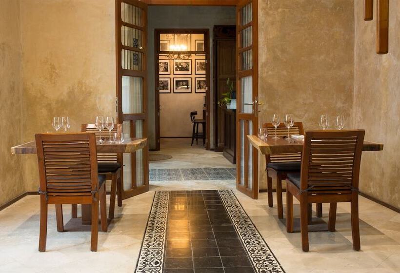 Ya Ax Hotel Boutique