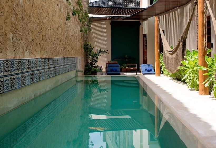 Ya Ax Hotel Boutique