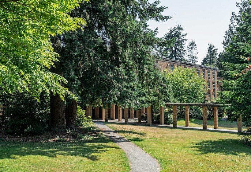 Pacific Spirit Hostel