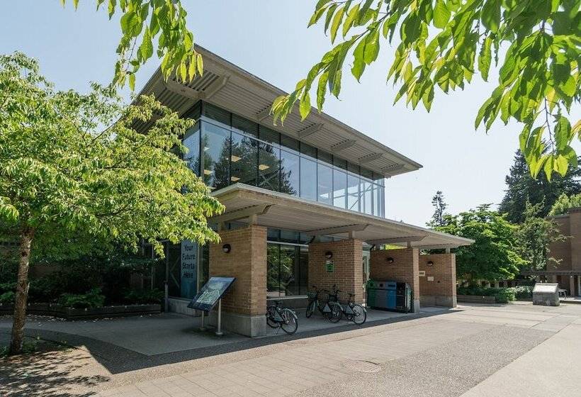 Pacific Spirit Hostel