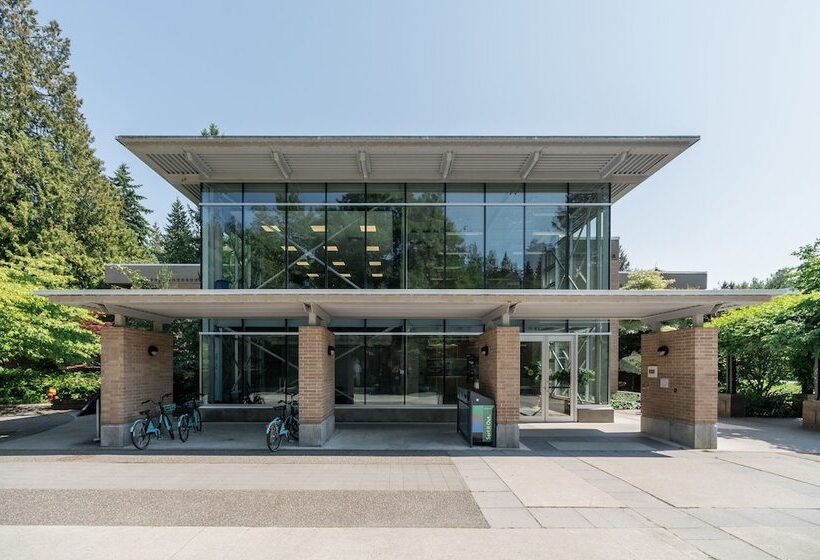 Pacific Spirit Hostel