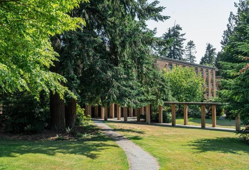 Pacific Spirit Hostel