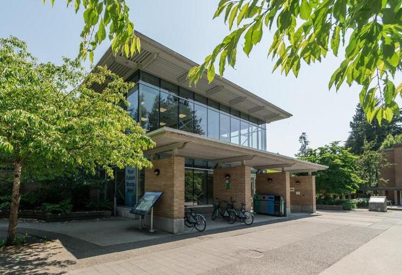 Pacific Spirit Hostel