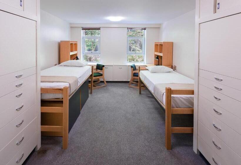 Pacific Spirit Hostel