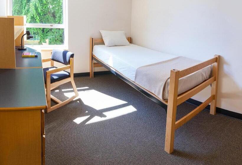 Pacific Spirit Hostel