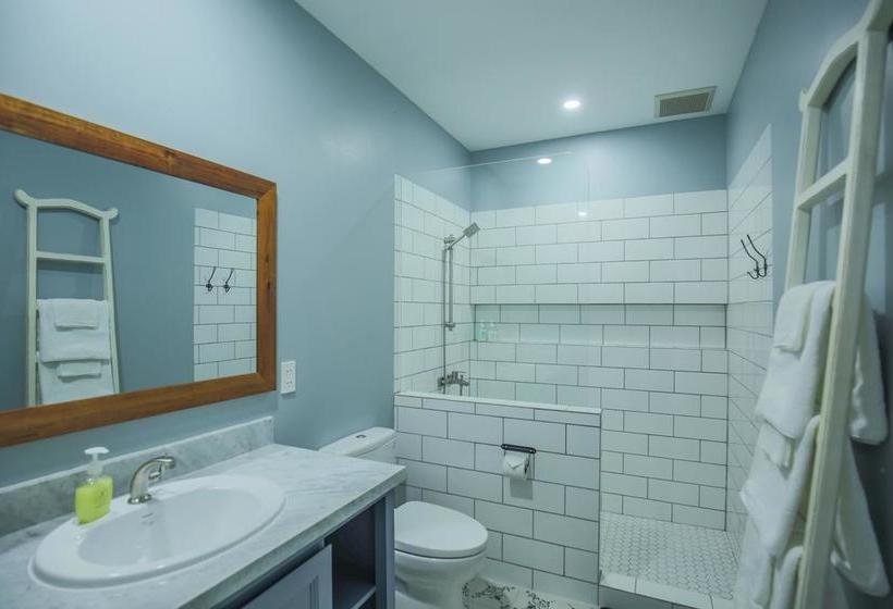 استراحتگاه Serenity By The Sea