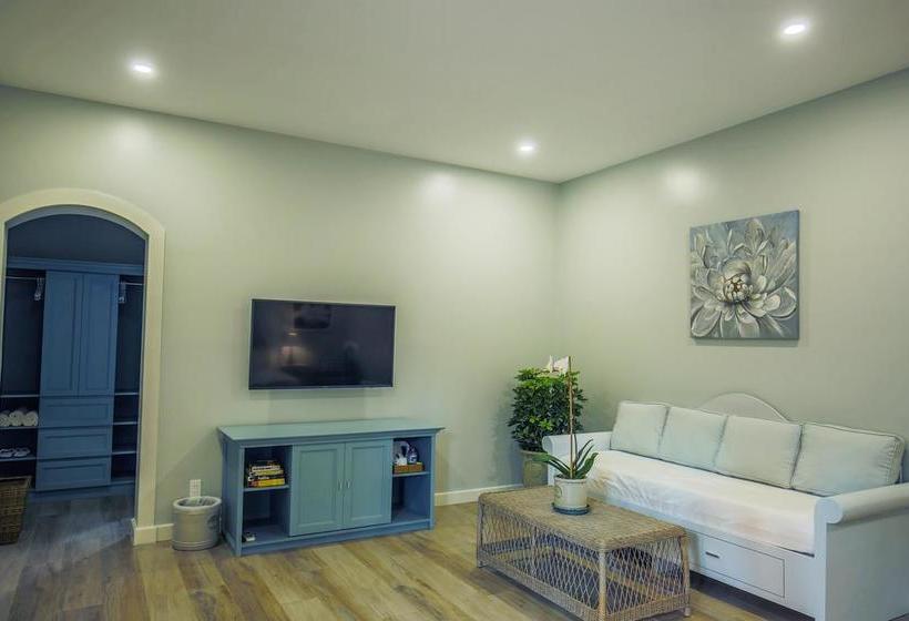 استراحتگاه Serenity By The Sea