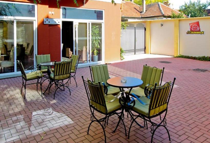 استراحتگاه Villa Modena