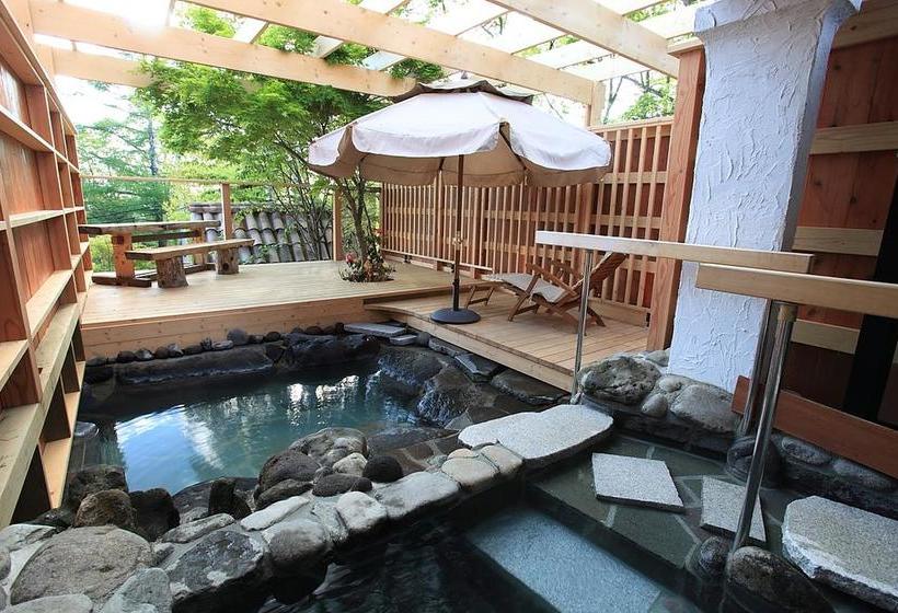 Ryokan Tsutsuji To Kaede