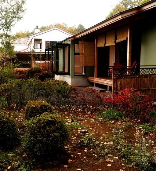 Ryokan Tsutsuji To Kaede