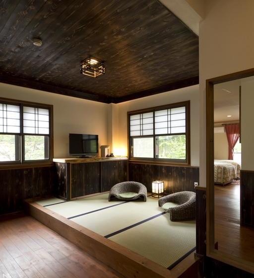 Ryokan Tsutsuji To Kaede