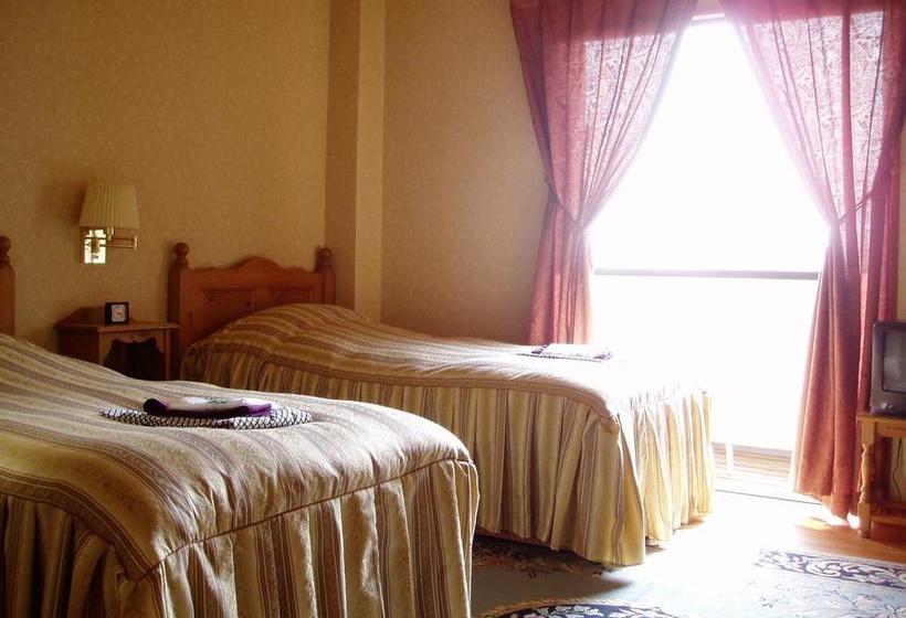 Ryokan Tsutsuji To Kaede