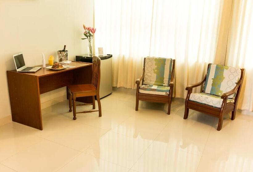 Cumbaza Hotel & Convenciones