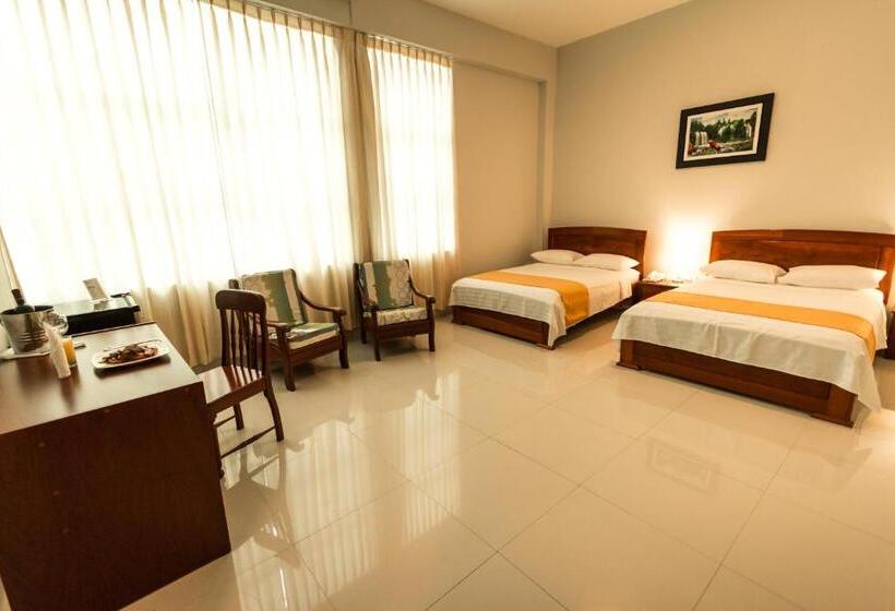 Cumbaza Hotel & Convenciones