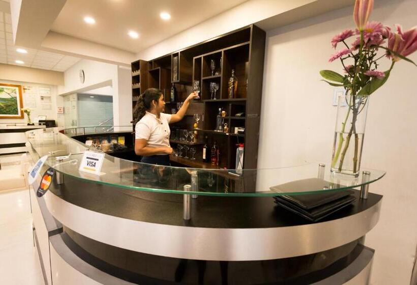 Cumbaza Hotel & Convenciones