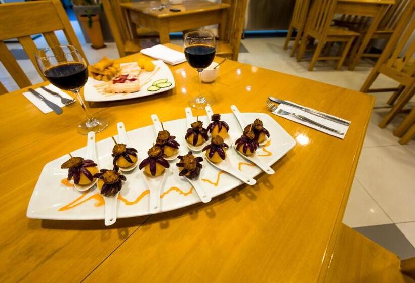 Cumbaza Hotel & Convenciones