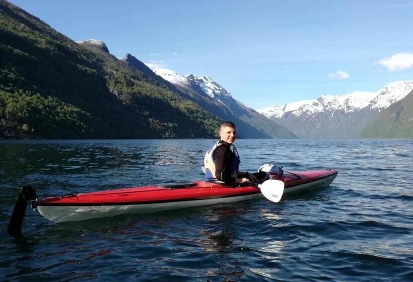 Hellesylt Hostel And Motel