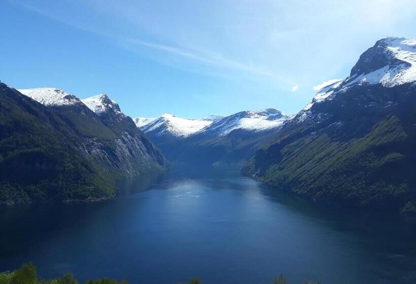 Hellesylt Hostel And Motel