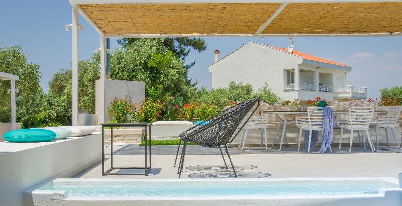 Отель Aelia Villa