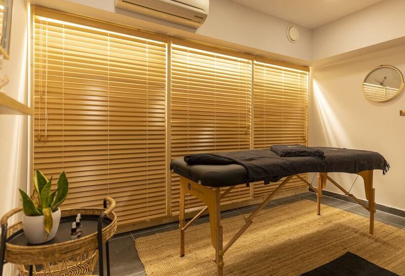 Athenian Riviera Hotel& Suites