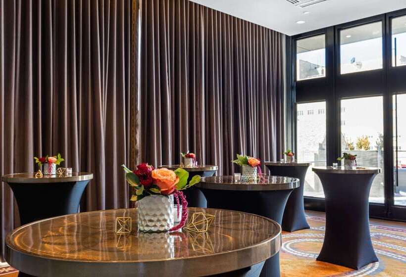 Cambria Hotel Nashville Downtown