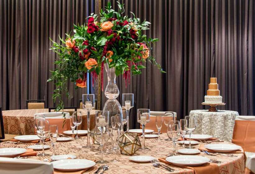 Cambria Hotel Nashville Downtown