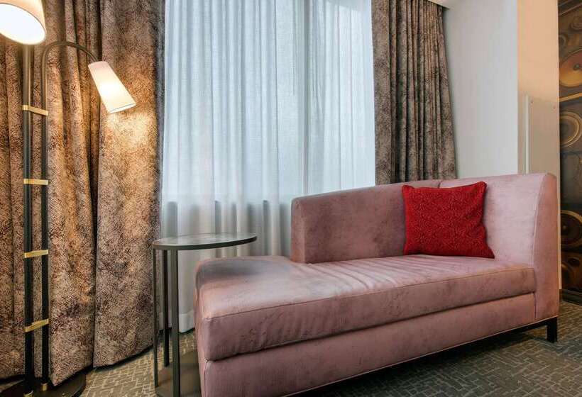 Cambria Hotel Nashville Downtown