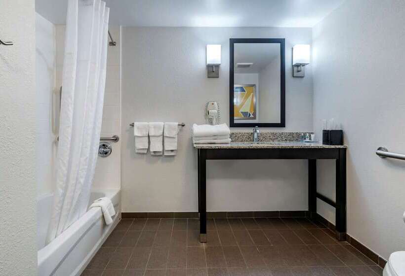 هتل Comfort Inn St Louis Airport